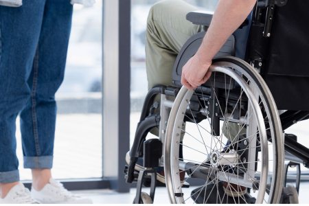 راهنمای مراقبت از معلولین در جنگ | ۷ استراتژی حیاتی بقا