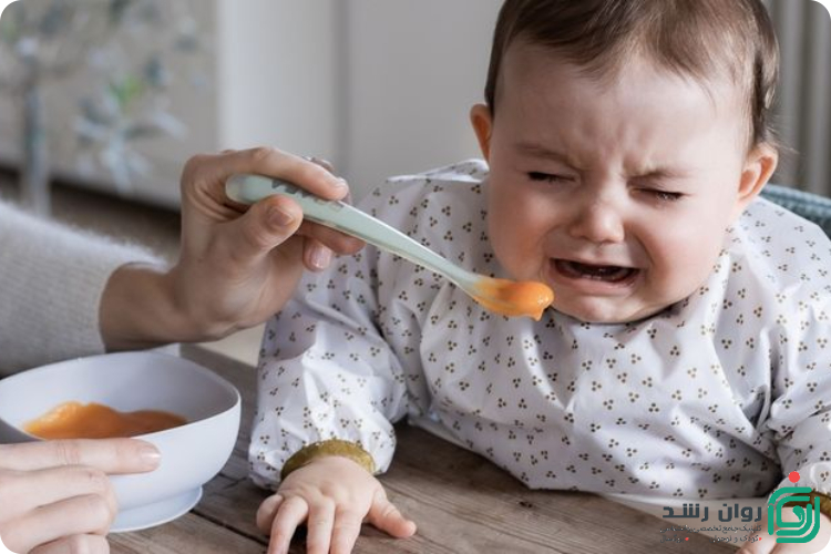 لجبازی کودک در غذا خوردن